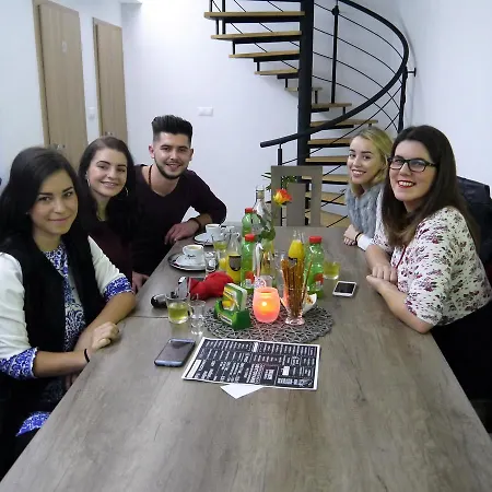 Pizzeria Viktoria *